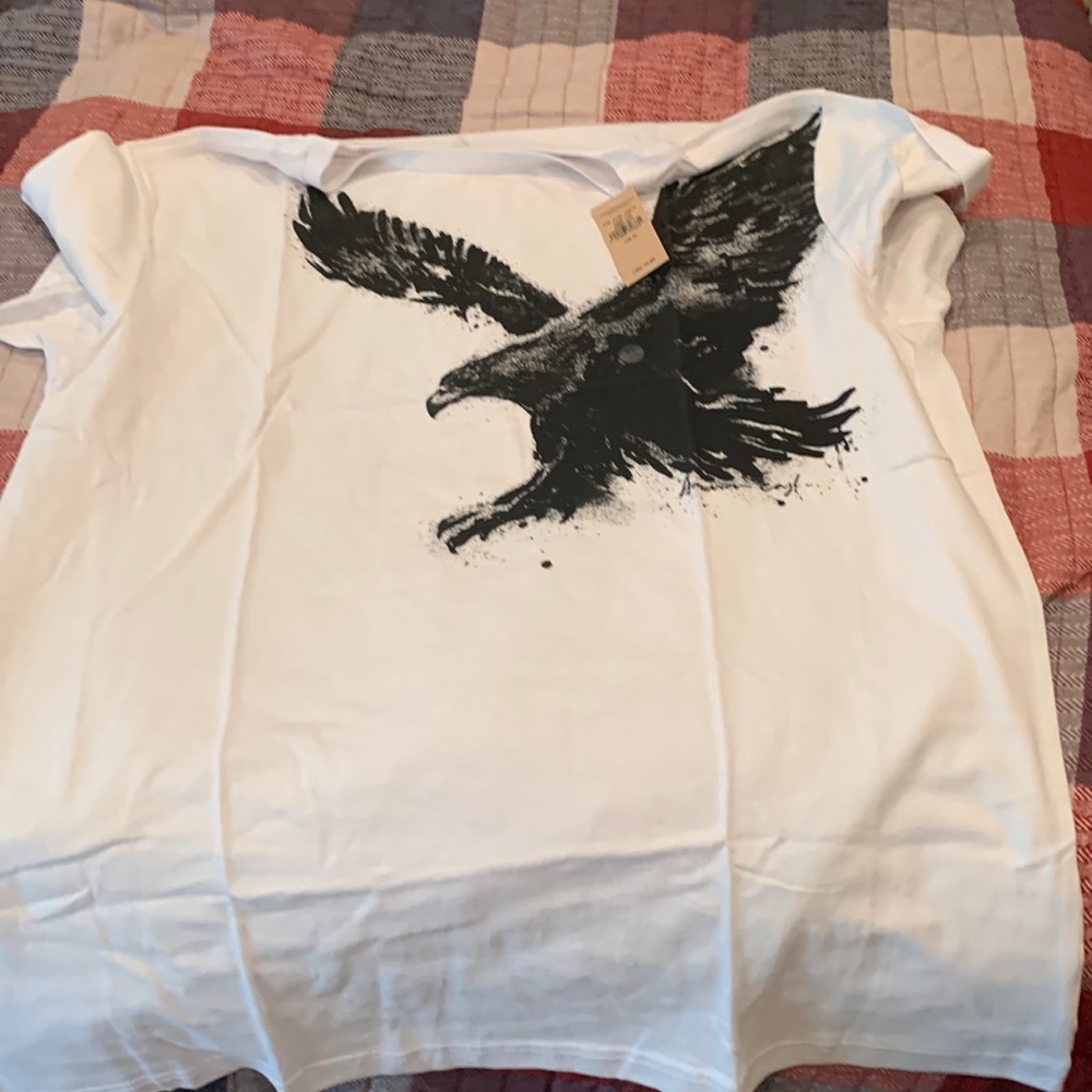American Eagle tshirt